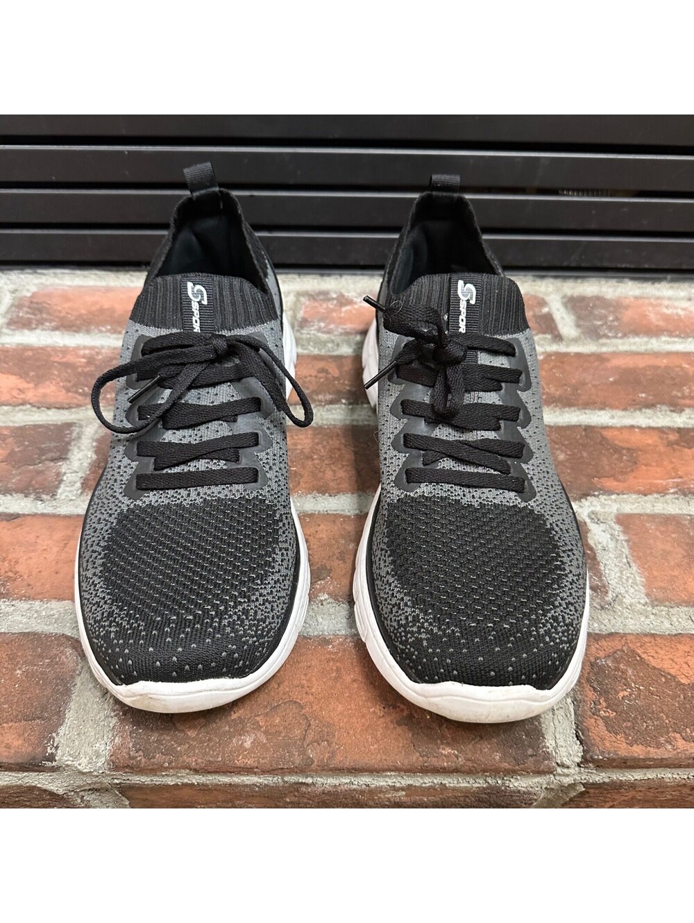 Skechers Men Black Gray Athletic Running Shoes Sneakers Size 11.5 Used